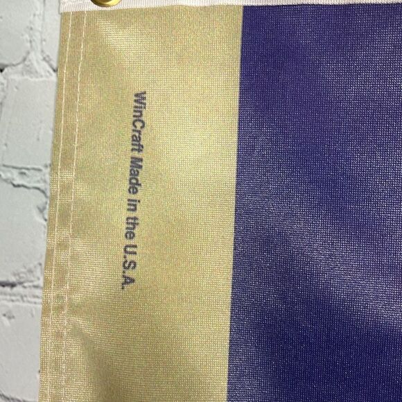 Washington Huskies 3" x 5" purple flag NWOT - Picture 4 of 4